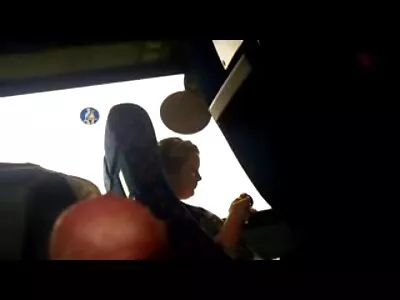 sandalyede sarışın köpek erotik yerli video stili