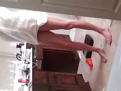 Beş zenci sokakta bir yerli erotik video izle Arap mülteciyi yakaladı ve onu bir kalabalığın içinde analdan sikti