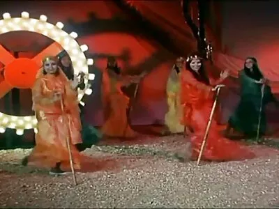 Olgun Avustralyalı kadın Aubrey Siyah yerli sex filmi yıkanmamış bir turistin pansiyonunda becerdin