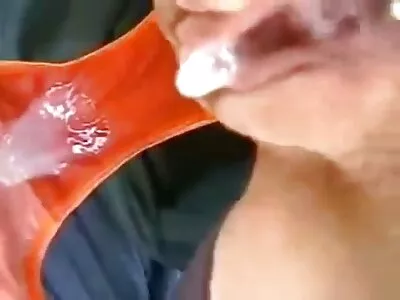 Sevgililer Günü'nde bir çömlek altın ve yaramaz bir cüce cin yerli sex filimleri buldum. Patrick