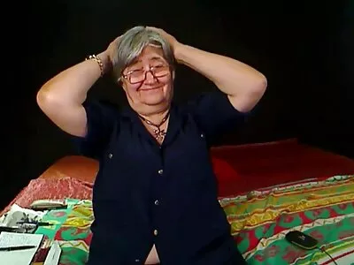 Tatlı ikizler 18. yıldönümlerini bir yerli erotik sex filmi arkadaşlarıyla Üçlü seksle kutlamaya karar verdiler