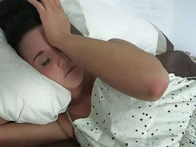COP mitingde güzel bir erotik yerli porno isyancıyı gözaltına aldı ve onu etli bir kırbaçla becerdi